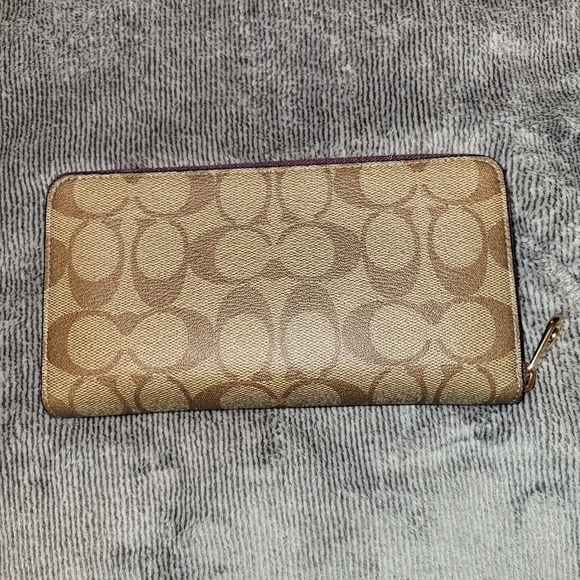 NWT Coach Signature Wallet/Wristlet - Picture 2 of 5